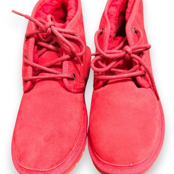 UGG Neumel Red Suede Men’s Chukka Ankle Boots Size 9 New Without Box - Picture 1 of 4